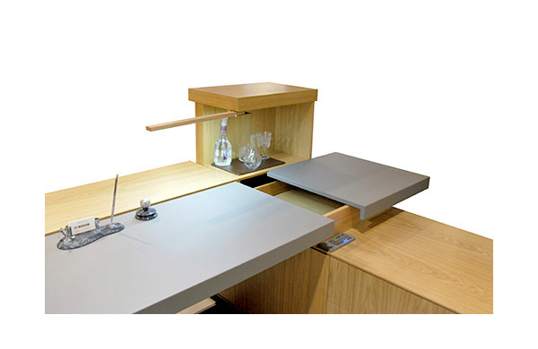 Ekskluzywne biurko z automatyką